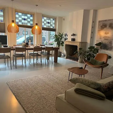 Characteristic And Spacious In The Old Town Villa