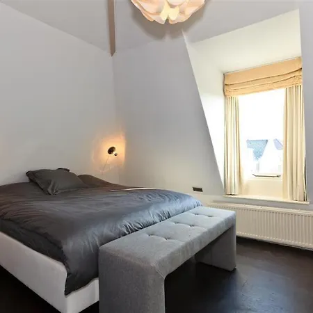 Characteristic And Spacious In The Old Town Villa