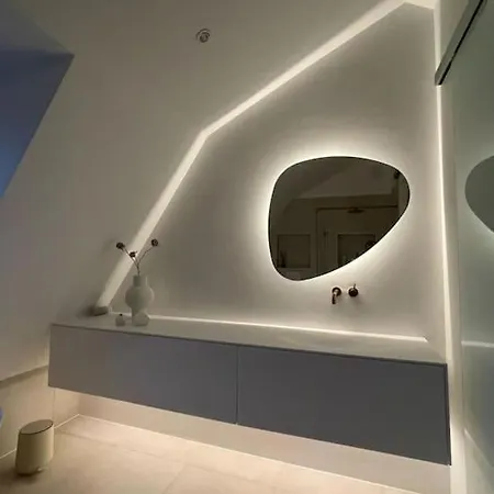 Characteristic And Spacious In The Old Town Vila Noordwijk