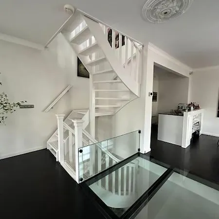 Characteristic And Spacious In The Old Town Vila *