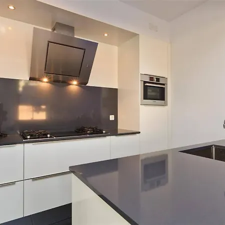 Characteristic And Spacious In The Old Town Noordwijk