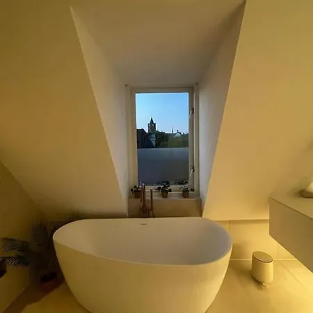 Characteristic And Spacious In The Old Town *