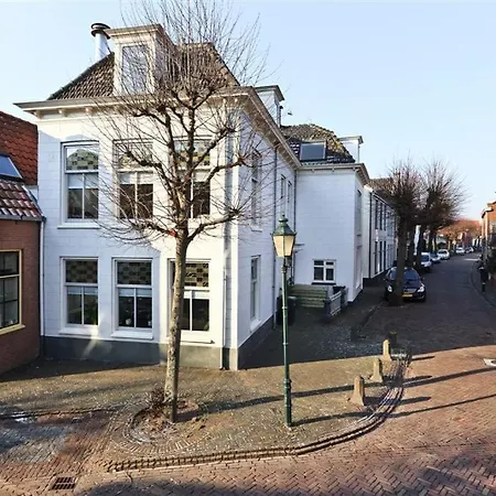 Characteristic And Spacious In The Old Town Noordwijk
