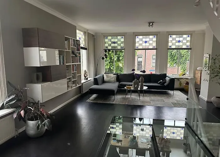 Characteristic And Spacious In The Old Town Noordwijk