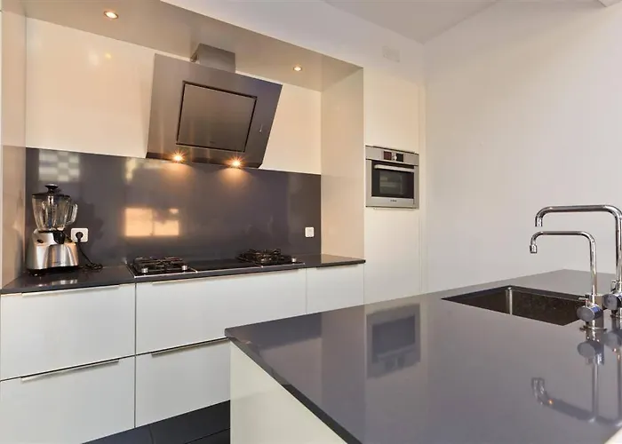 Characteristic And Spacious In The Old Town Noordwijk