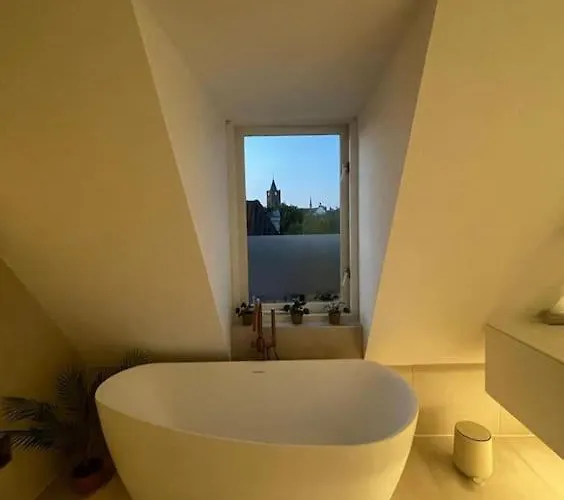 Characteristic And Spacious In The Old Town *