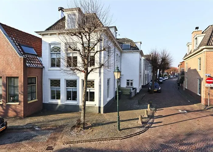 Characteristic And Spacious In The Old Town Noordwijk