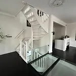 Characteristic And Spacious In The Old Town Villa *